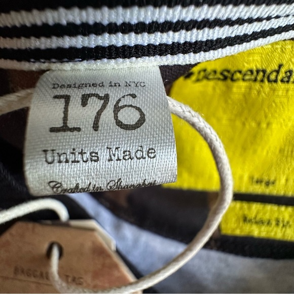 Descendant of Thieves Shirt Mens L ASO Justin Bieber Alternative Giraffe Indie - Picture 9 of 15